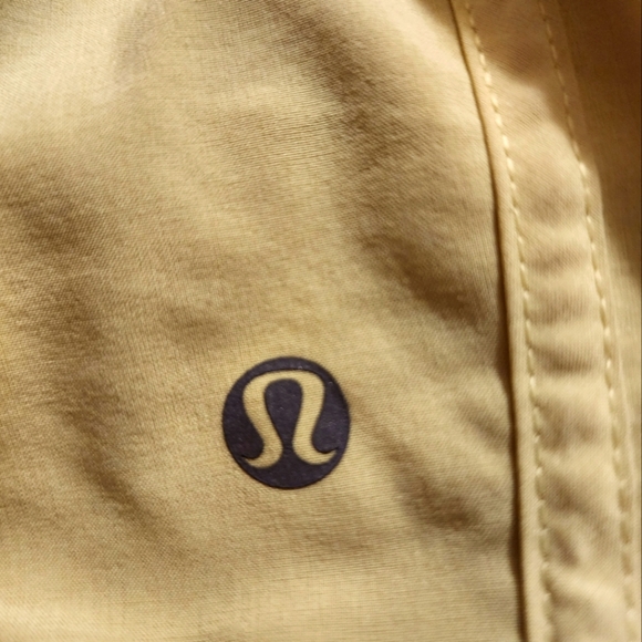 🍋Lululemon Short II with 4-way Stretch- size 10- used condition🍋 - Picture 7 of 9